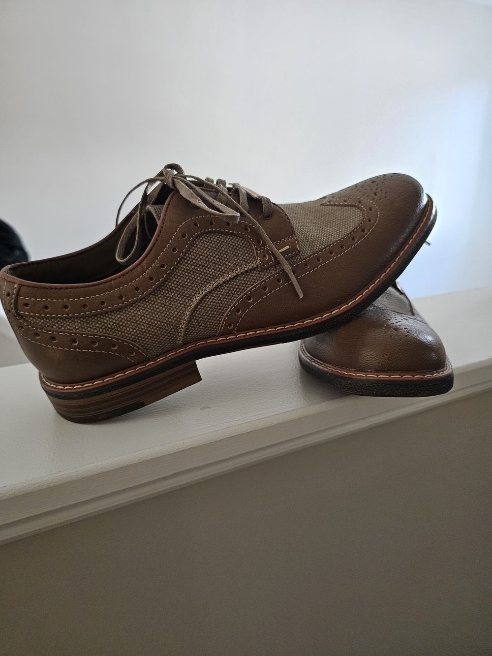 Dockers Two-Tone Brown Wingtip Derby Shoes Sz 10- Small CALLOUT
